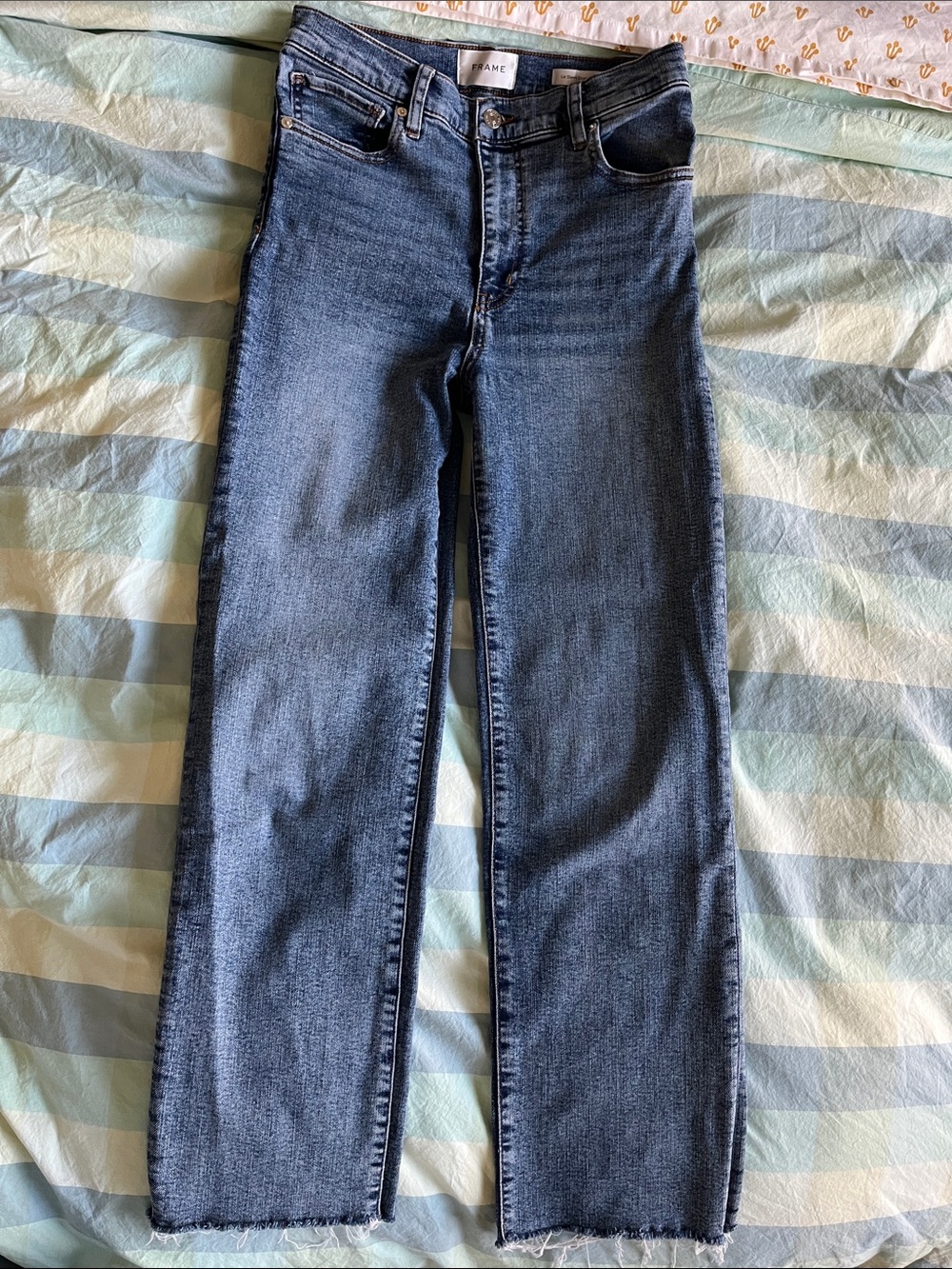 Frame Le Sleek Straight Jeans